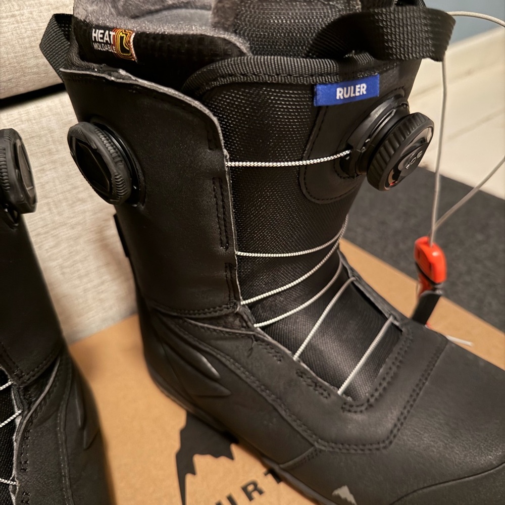 Burton Black and Gray Snowboard Boots - Picture 4 of 4
